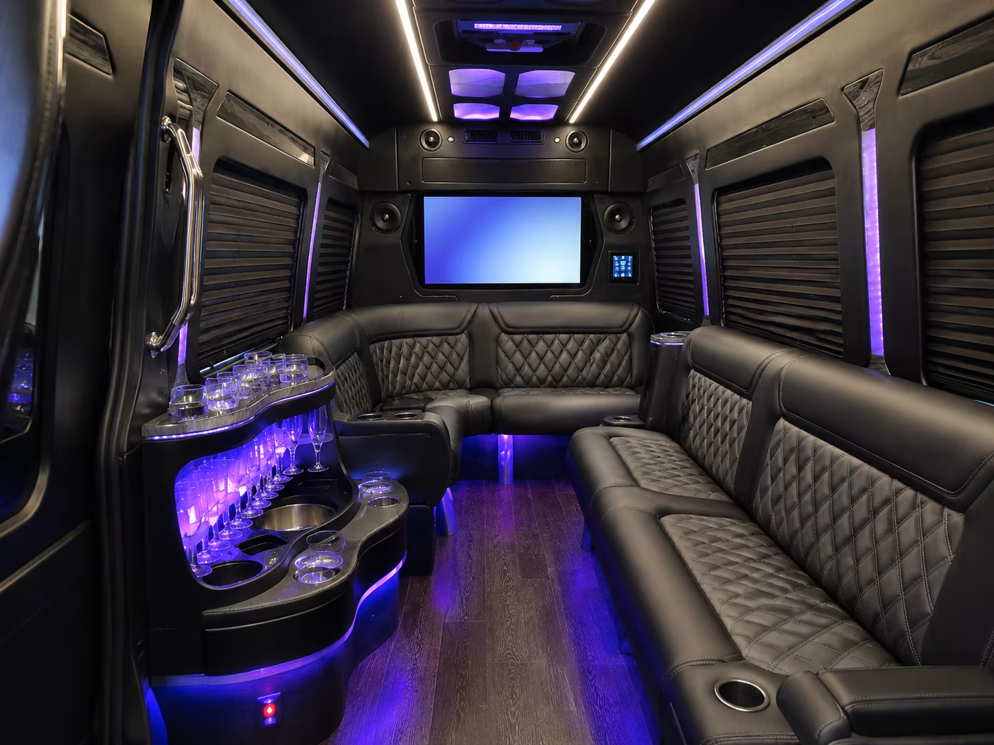 find the perfect transportation for your next airport transfer 3